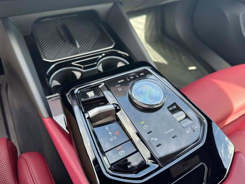 Used 2025 BMW 530i w/ M Sport Package image 22