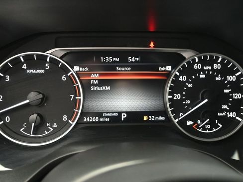 Used 2023 Nissan Rogue SL FWD image 22