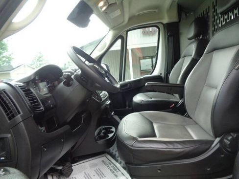 Used 2023 RAM ProMaster 2500 FWD image 10