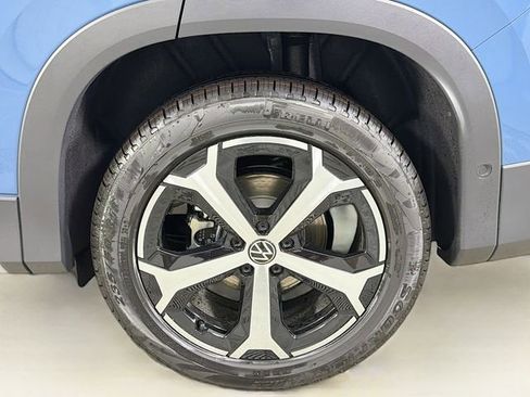 New 2026 Volkswagen Tiguan SE FWD image 30