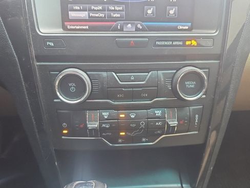 Used 2016 Ford Explorer XLT w/ Equipment Group 202A image 22