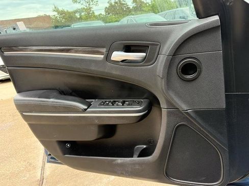 Used 2021 Chrysler 300 Touring w/ Sport Appearance Package image 14