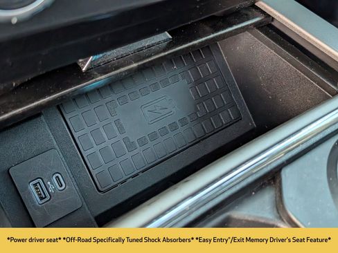 Used 2022 Ford F250 Lariat w/ Black Appearance Package image 16