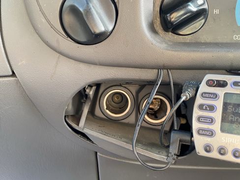 Used 2001 Ford F150 King Ranch image 11