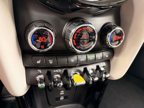 Used 2024 MINI Cooper SE image 18