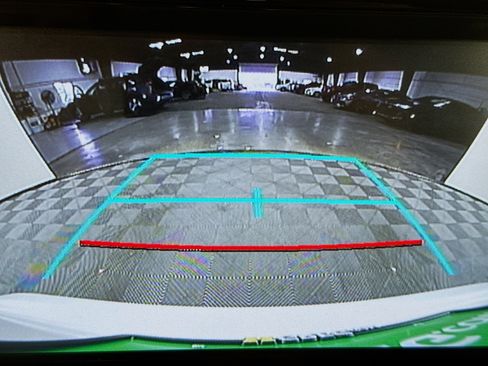 Used 2021 Toyota Corolla LE image 18