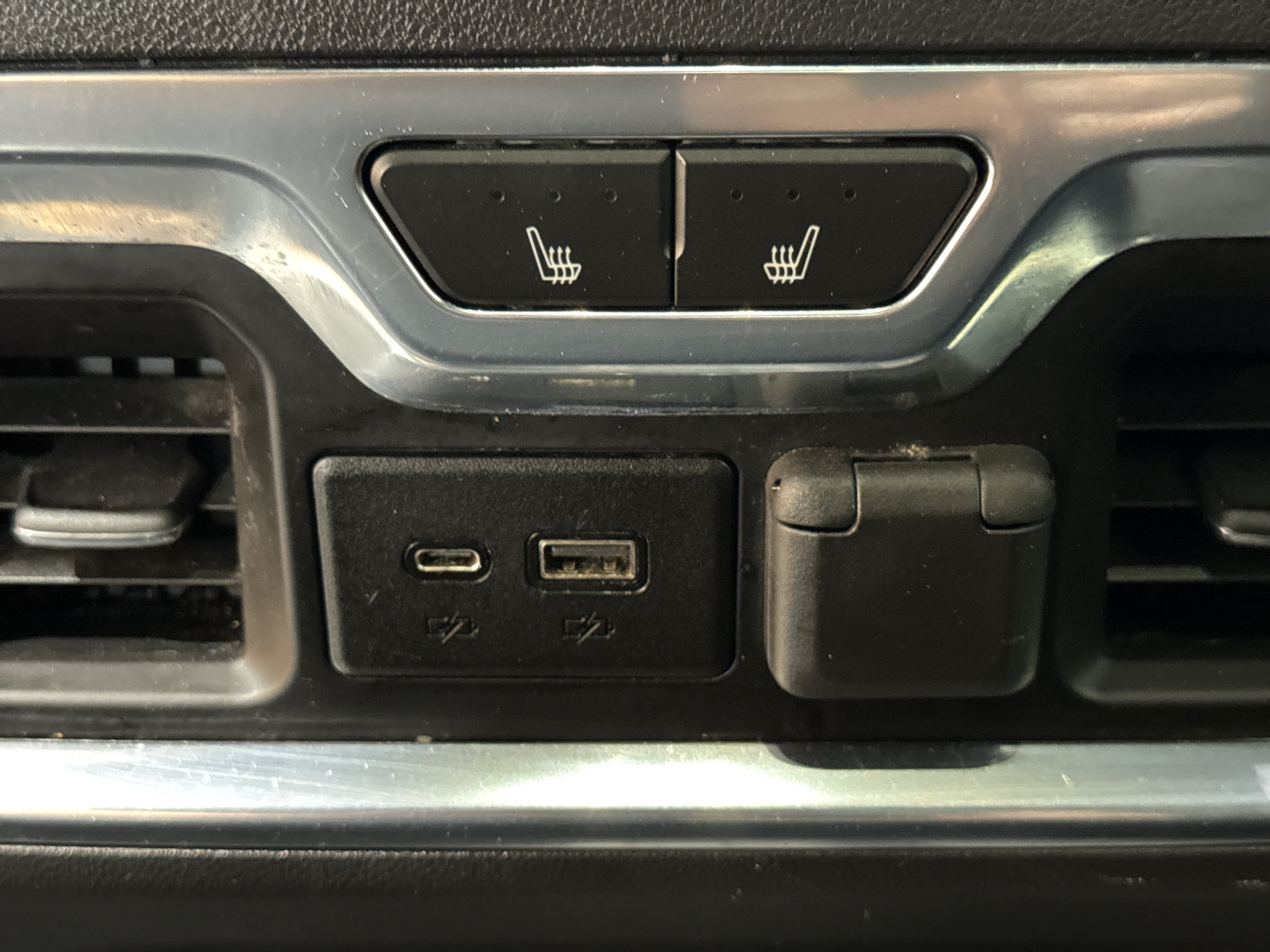 Used 2020 Chevrolet Silverado 1500 High Country w/ Technology Package AWD/4WD image 15