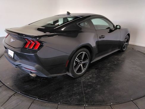 Used 2024 Ford Mustang Premium image 5