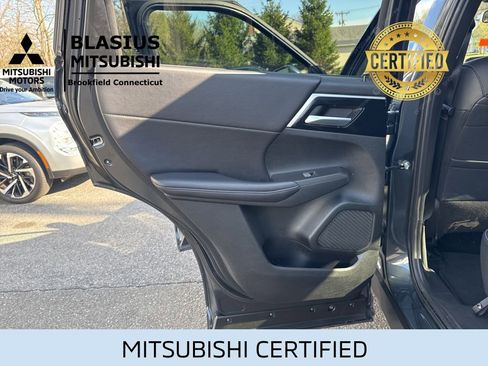 Used 2024 Mitsubishi Outlander SE FWD image 34