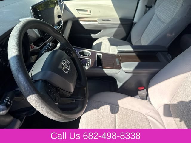 Used 2023 Toyota Sienna LE FWD image 20