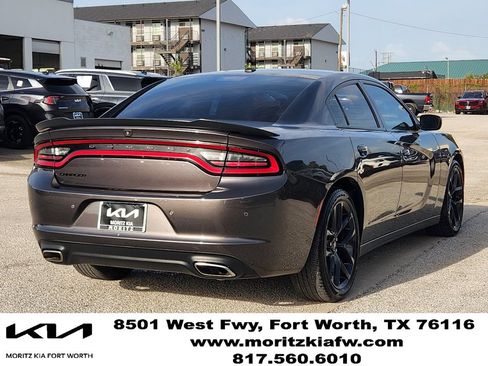 Used 2021 Dodge Charger SXT w/ Blacktop Package RWD image 4