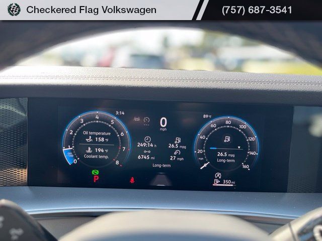 Used 2025 Volkswagen Tiguan SE FWD image 31