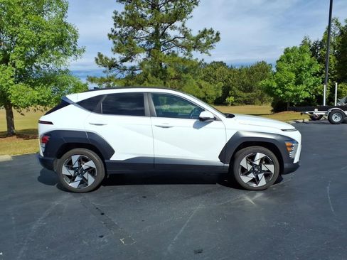 Used 2024 Hyundai Kona Limited AWD/4WD image 2
