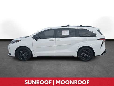 Certified 2024 Toyota Sienna XSE image 10