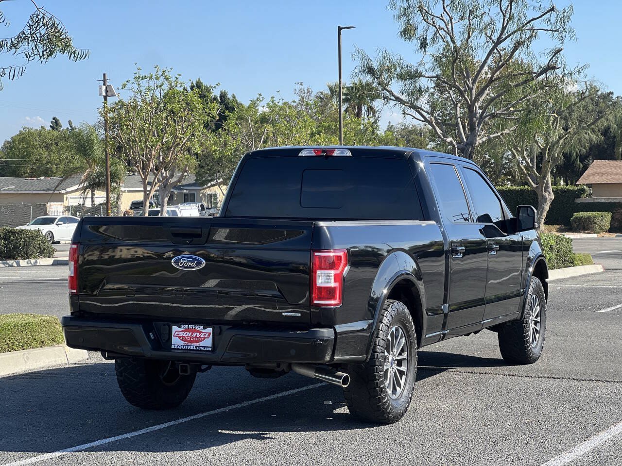 Used 2018 Ford F150 XLT w/ Equipment Group 302A Luxury RWD image 4