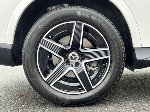 Certified 2025 Mercedes-Benz GLC 300 4MATIC image 10