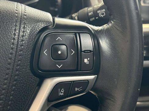 Used 2017 Toyota Highlander XLE w/ Protection Package #3 image 21