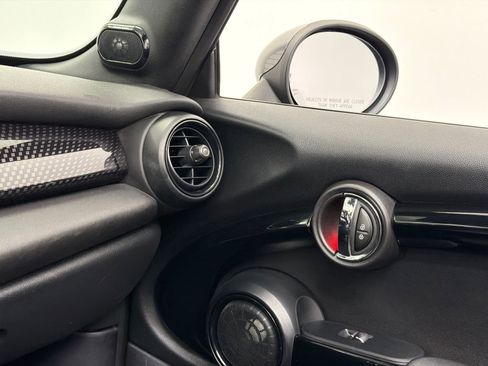 Used 2017 MINI Cooper S image 30