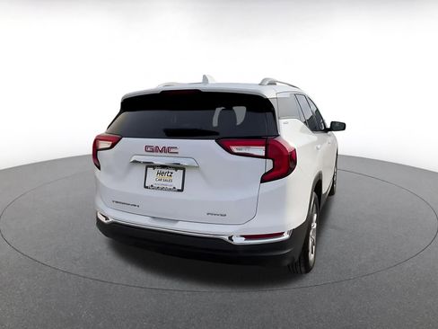 Used 2024 GMC Terrain SLT AWD/4WD image 14