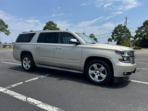 Used 2015 Chevrolet Suburban LTZ AWD/4WD image 4