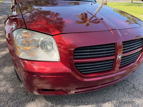 Used 2005 Dodge Magnum SE RWD image 29