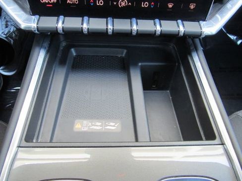 Used 2025 GMC Acadia Elevation image 48