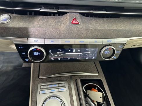 Used 2023 Genesis G80 image 23