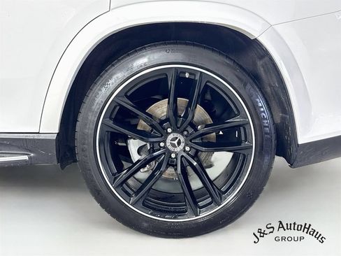 Used 2025 Mercedes-Benz GLS 450 4MATIC w/ AMG Line Exterior image 41