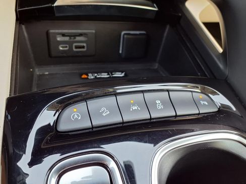 Used 2022 Buick Envision Avenir w/ Safety Package AWD/4WD image 11