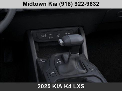 New 2025 Kia K4 LXS image 23