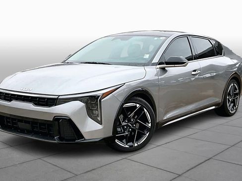 Used 2025 Kia K4 GT-Line w/ GT-Line Premium Package image 2