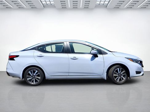 New 2025 Nissan Versa SV w/ Trunk Package FWD image 3