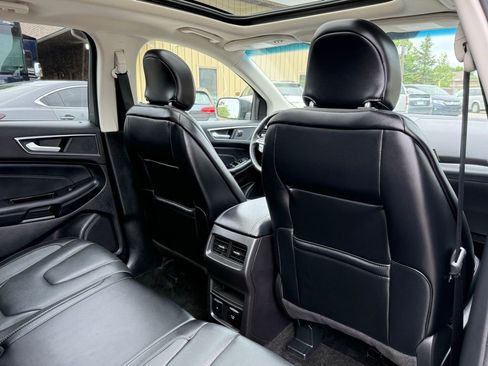 Used 2018 Ford Edge Titanium w/ Technology Package AWD/4WD image 19