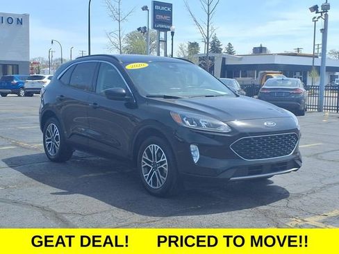 Used 2020 Ford Escape SEL image 3