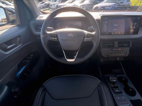 Used 2025 Ford Maverick Lobo AWD/4WD image 5