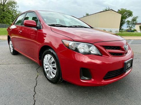 Used 2011 Toyota Corolla S image 3