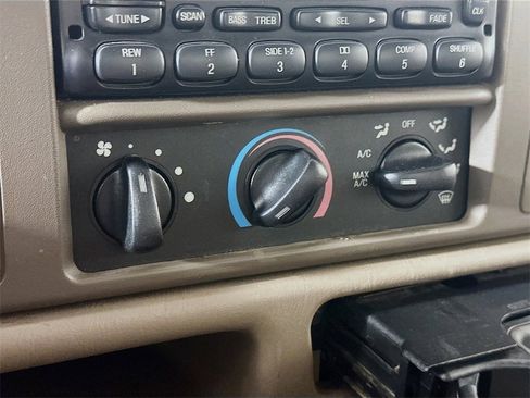 Used 2001 Ford F250 Lariat image 18