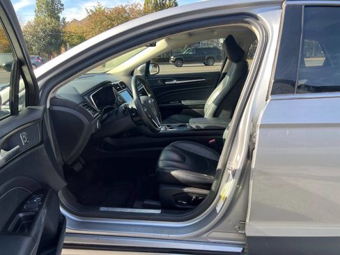 Used 2020 Ford Fusion Titanium image 14