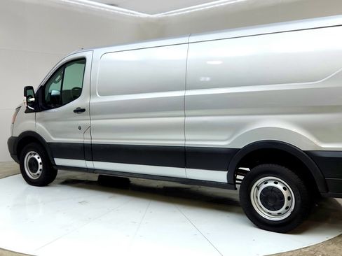 Used 2020 Ford Transit 150 Low Roof RWD image 5