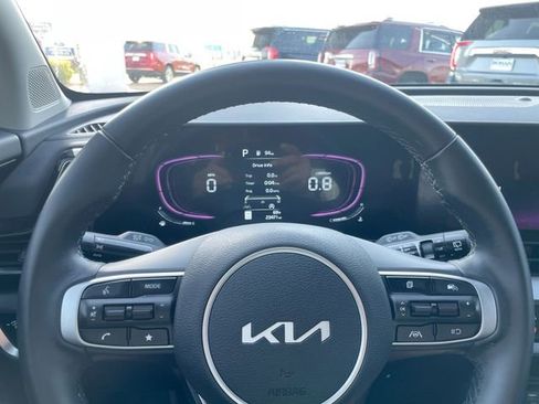 Used 2025 Kia Sportage EX FWD image 20