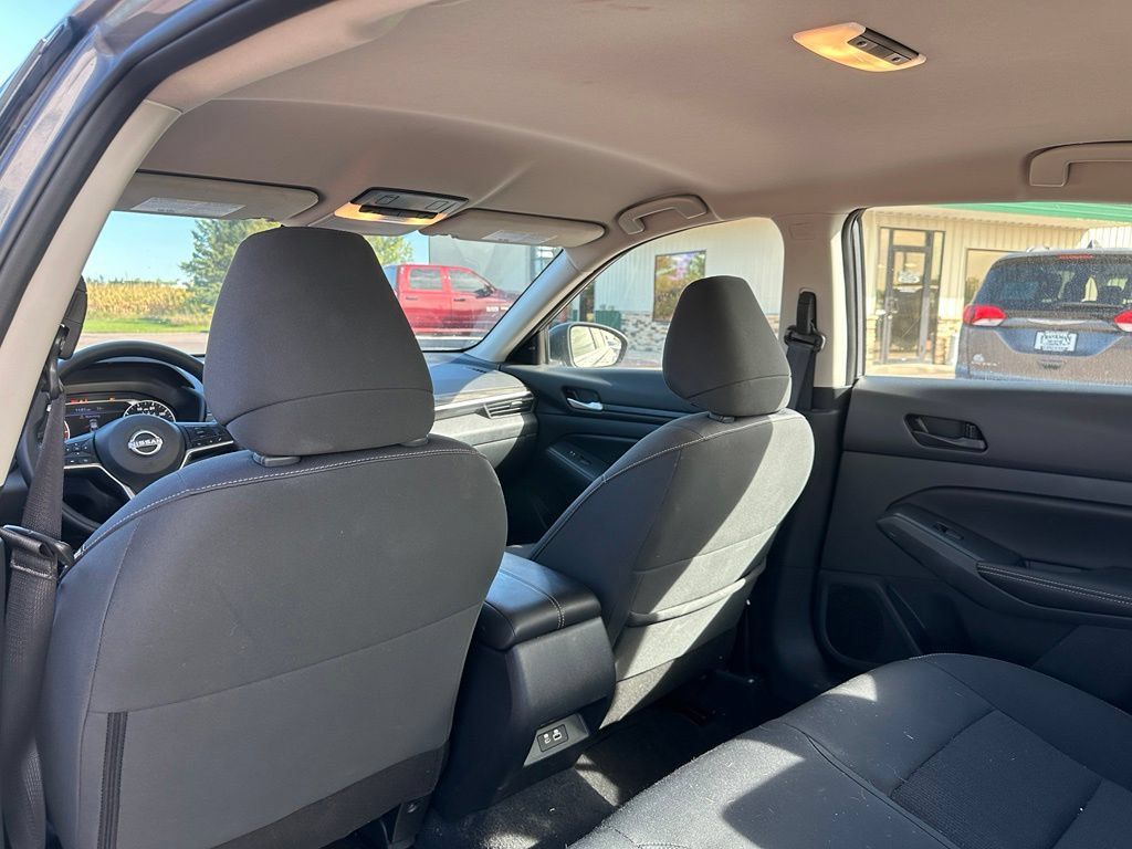 Used 2025 Nissan Altima 2.5 SV AWD/4WD image 22