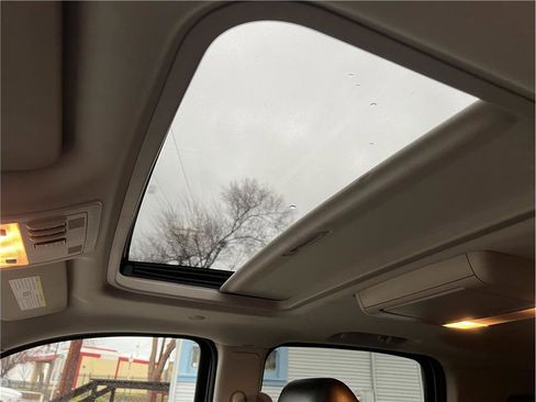 Used 2013 Cadillac Escalade ESV Premium image 17