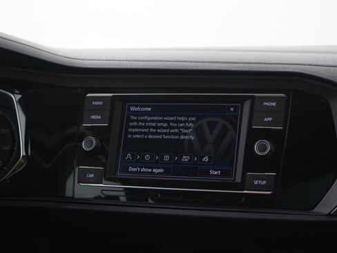 Used 2019 Volkswagen Jetta SE w/ Cold Weather Package FWD image 15