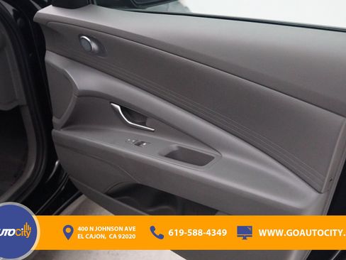 Used 2024 Hyundai Elantra SEL FWD image 16
