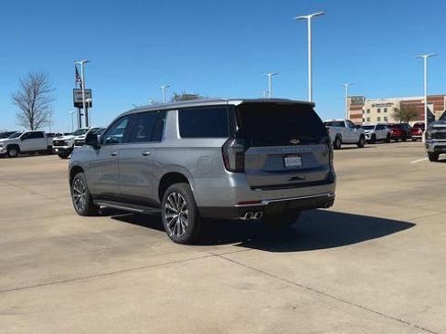 New 2026 Chevrolet Suburban High Country RWD image 7