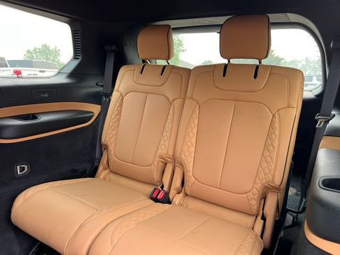 Used 2025 Jeep Grand Cherokee L Summit AWD/4WD image 5