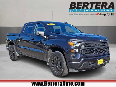 Used 2022 Chevrolet Silverado 1500 Custom image 1