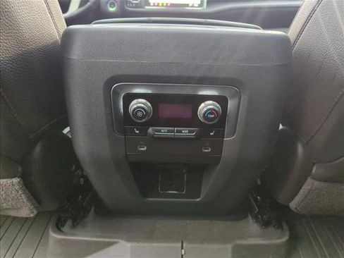 Used 2021 GMC Yukon Denali w/ Denali Premium Package image 19