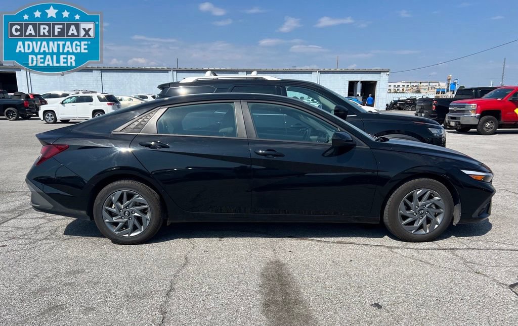 Used 2024 Hyundai Elantra SEL FWD image 7