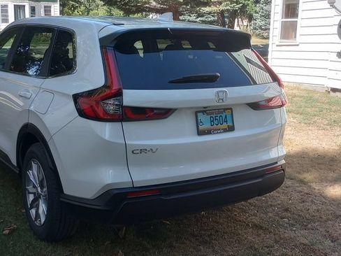 Used 2024 Honda CR-V EX image 2